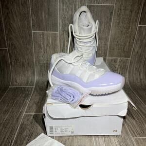 Size 9.5 - Women’s Air Jordan 11 Low Pure Violet 2022
